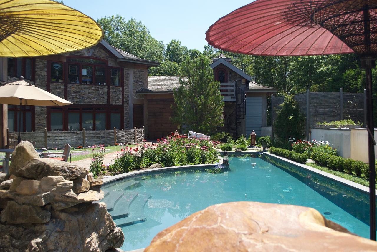 East Hampton Art House Bed And Breakfast Екстер'єр фото