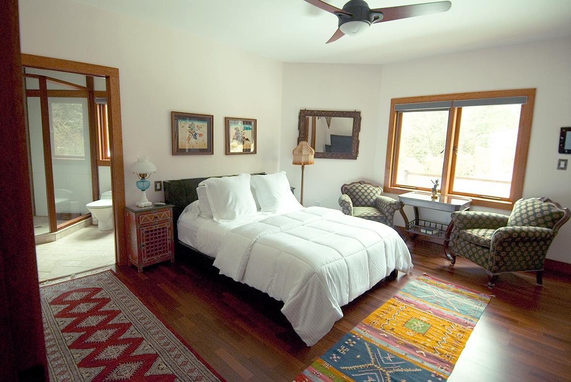 East Hampton Art House Bed And Breakfast Екстер'єр фото