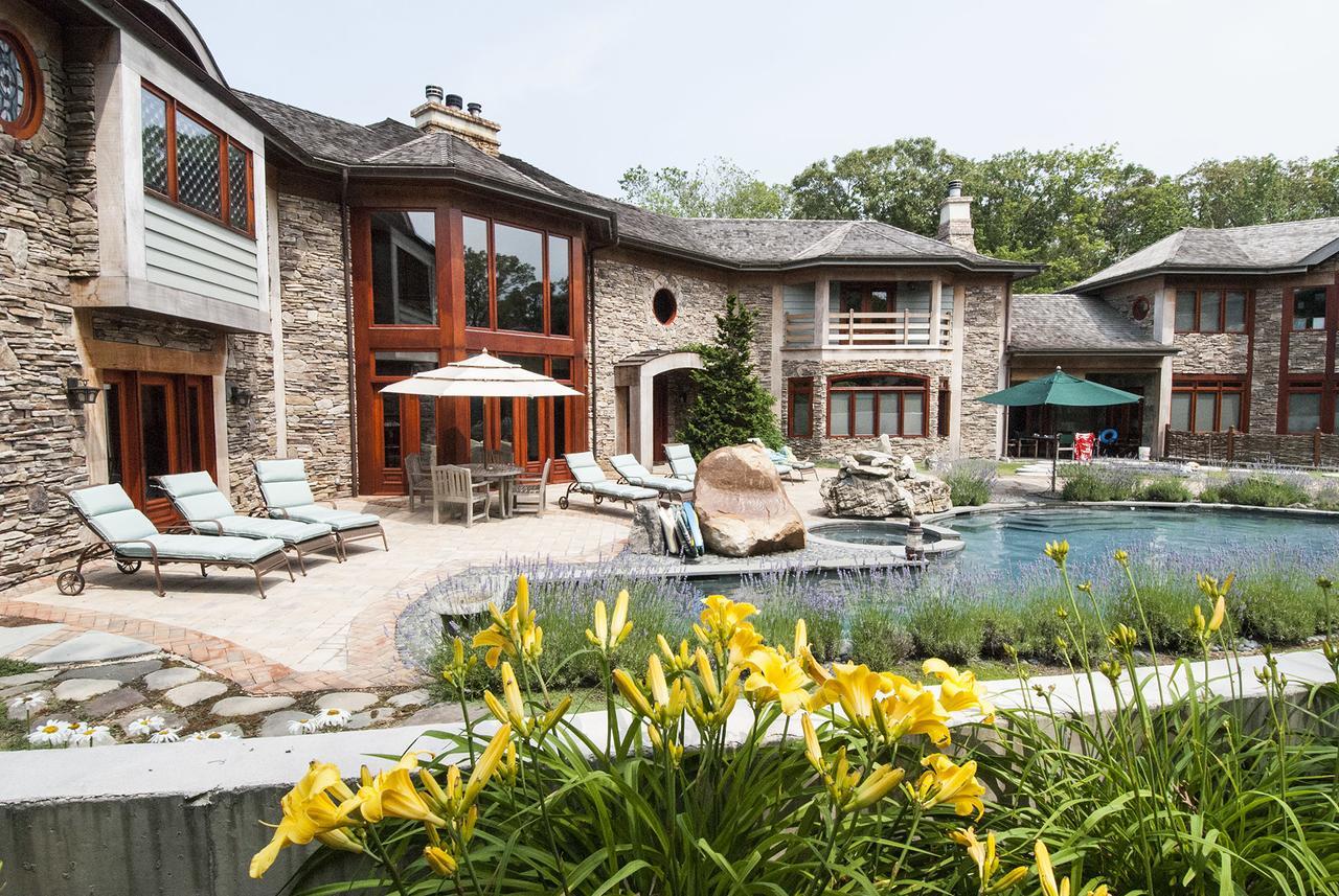 East Hampton Art House Bed And Breakfast Екстер'єр фото