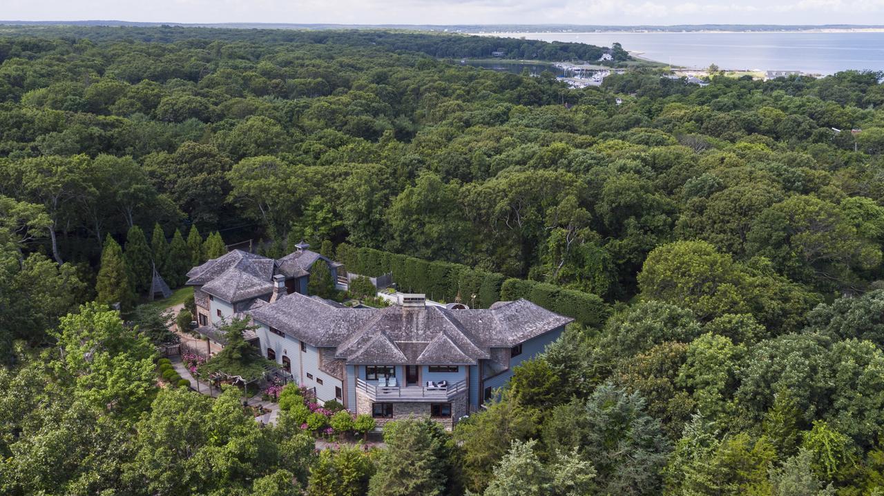 East Hampton Art House Bed And Breakfast Екстер'єр фото