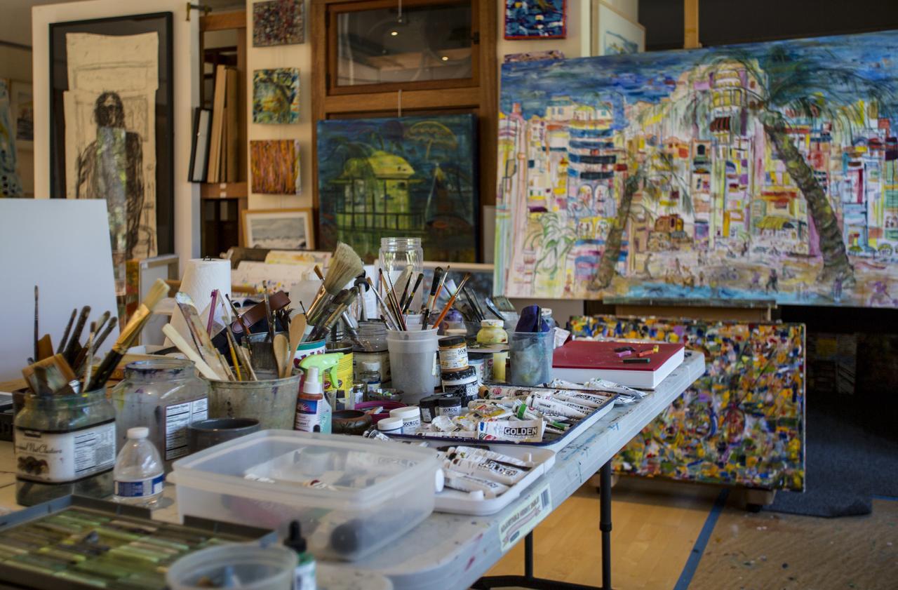 East Hampton Art House Bed And Breakfast Екстер'єр фото