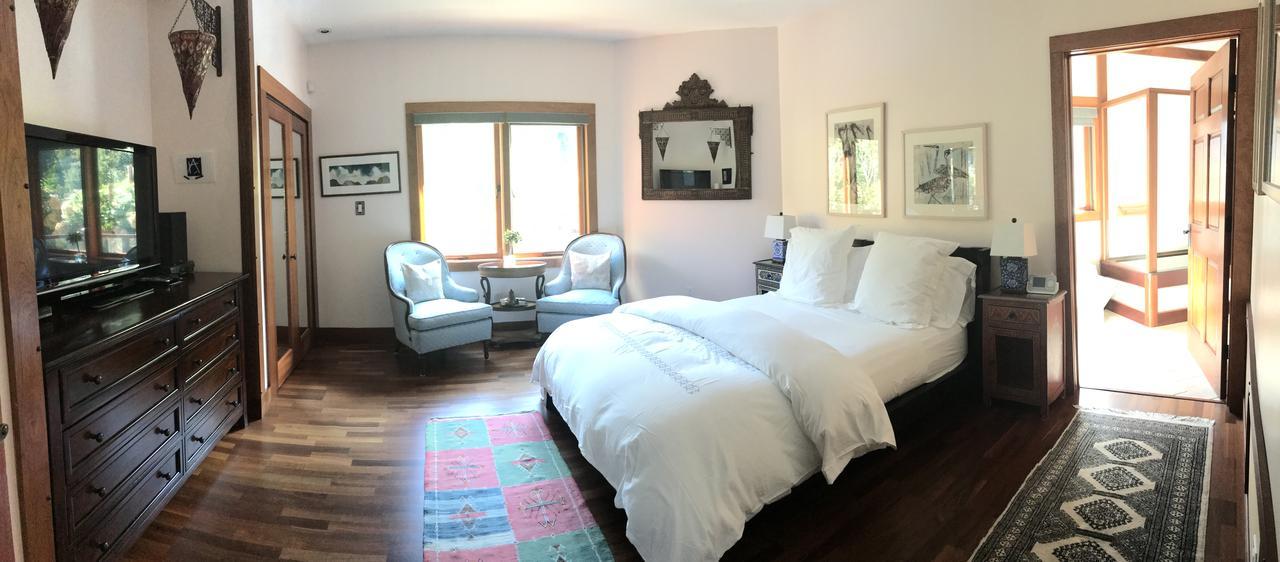 East Hampton Art House Bed And Breakfast Екстер'єр фото