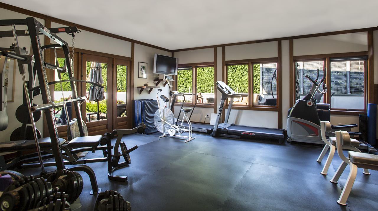East Hampton Art House Bed And Breakfast Екстер'єр фото
